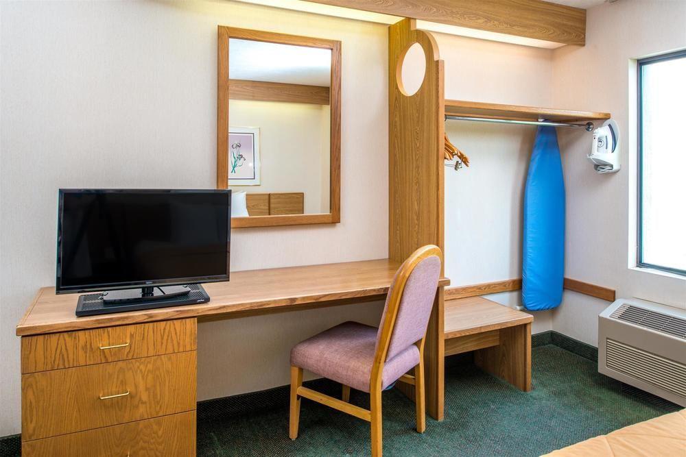 Oyo Hotel Lincoln Airport Ne, Hwy 80 Екстер'єр фото
