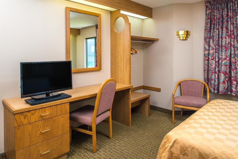 Oyo Hotel Lincoln Airport Ne, Hwy 80 Екстер'єр фото