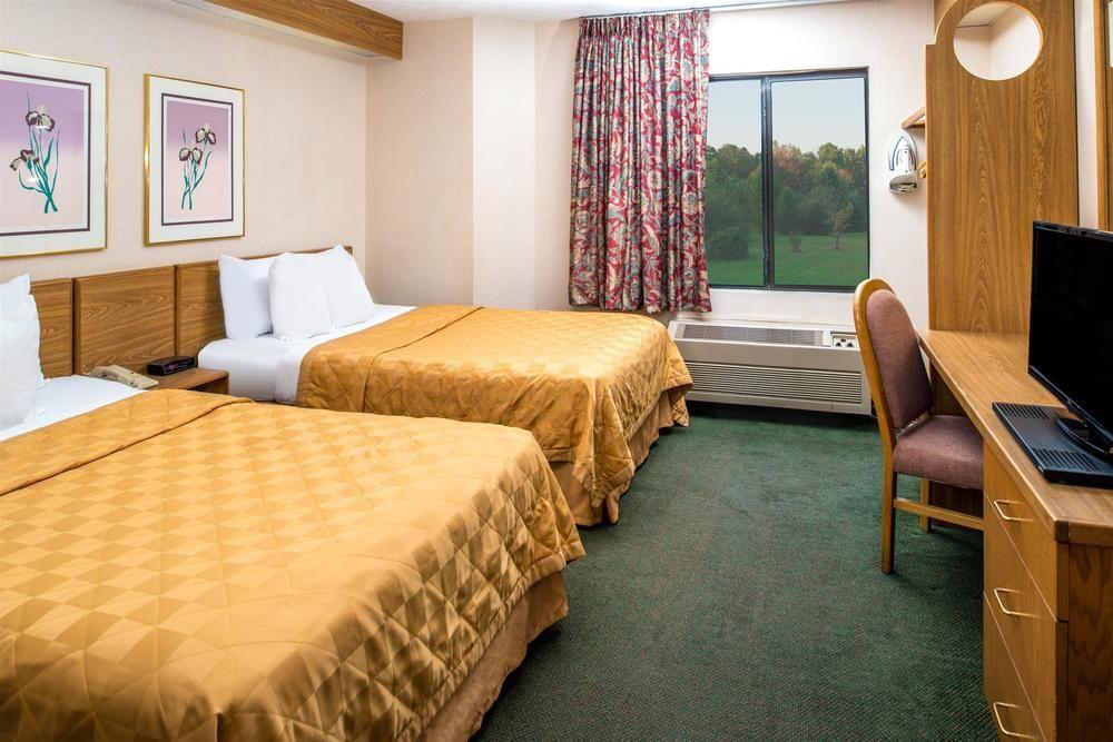 Oyo Hotel Lincoln Airport Ne, Hwy 80 Екстер'єр фото