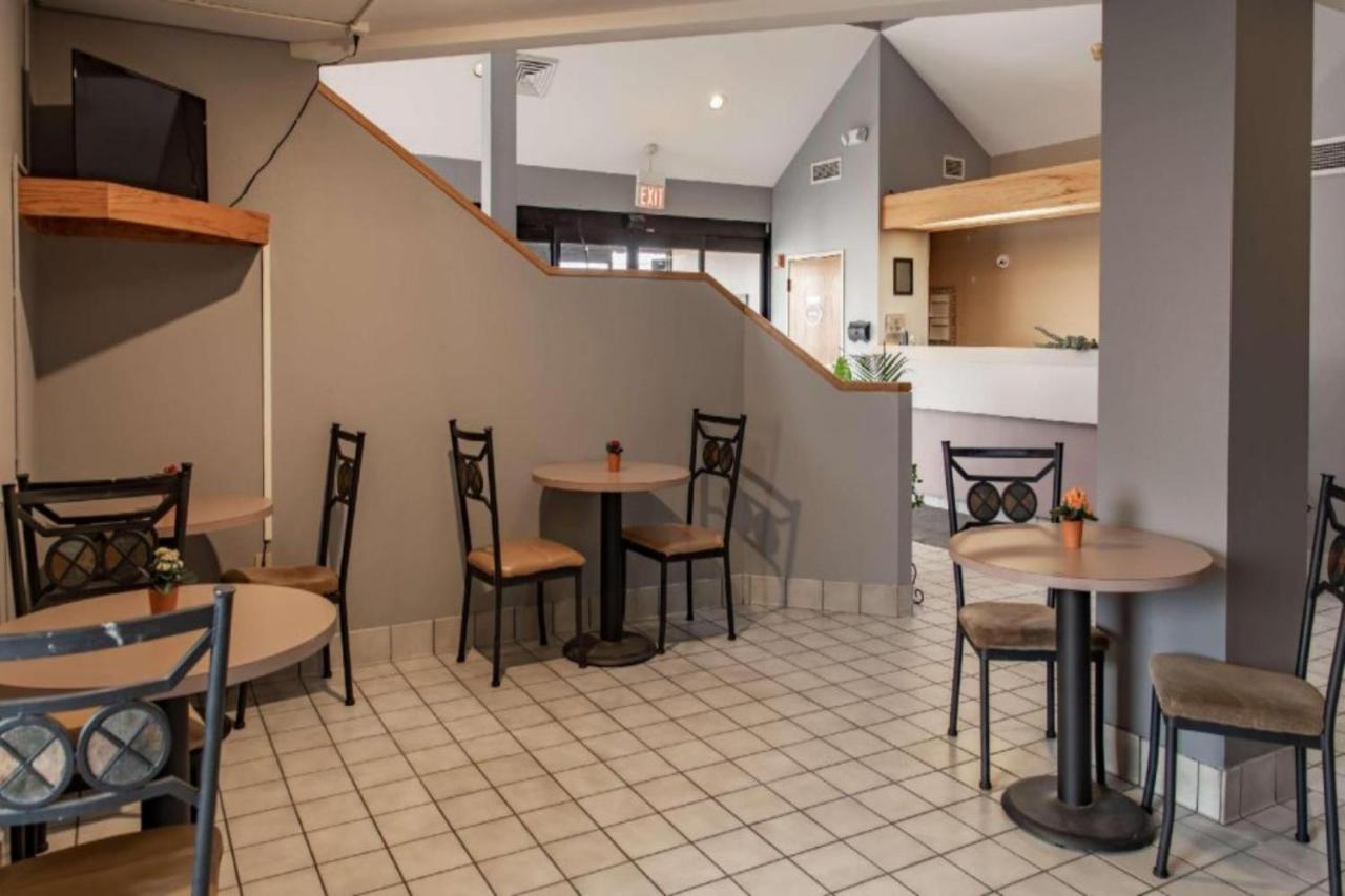 Oyo Hotel Lincoln Airport Ne, Hwy 80 Екстер'єр фото