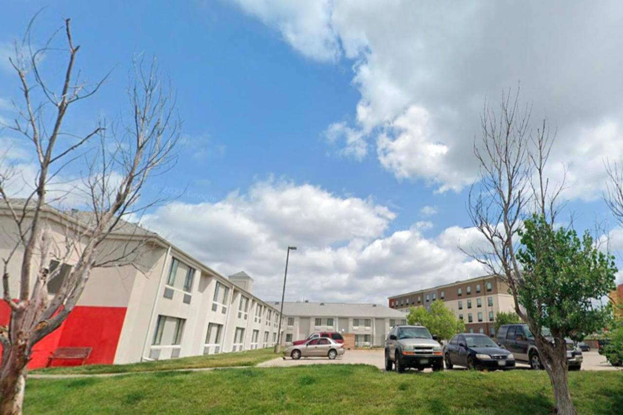 Oyo Hotel Lincoln Airport Ne, Hwy 80 Екстер'єр фото
