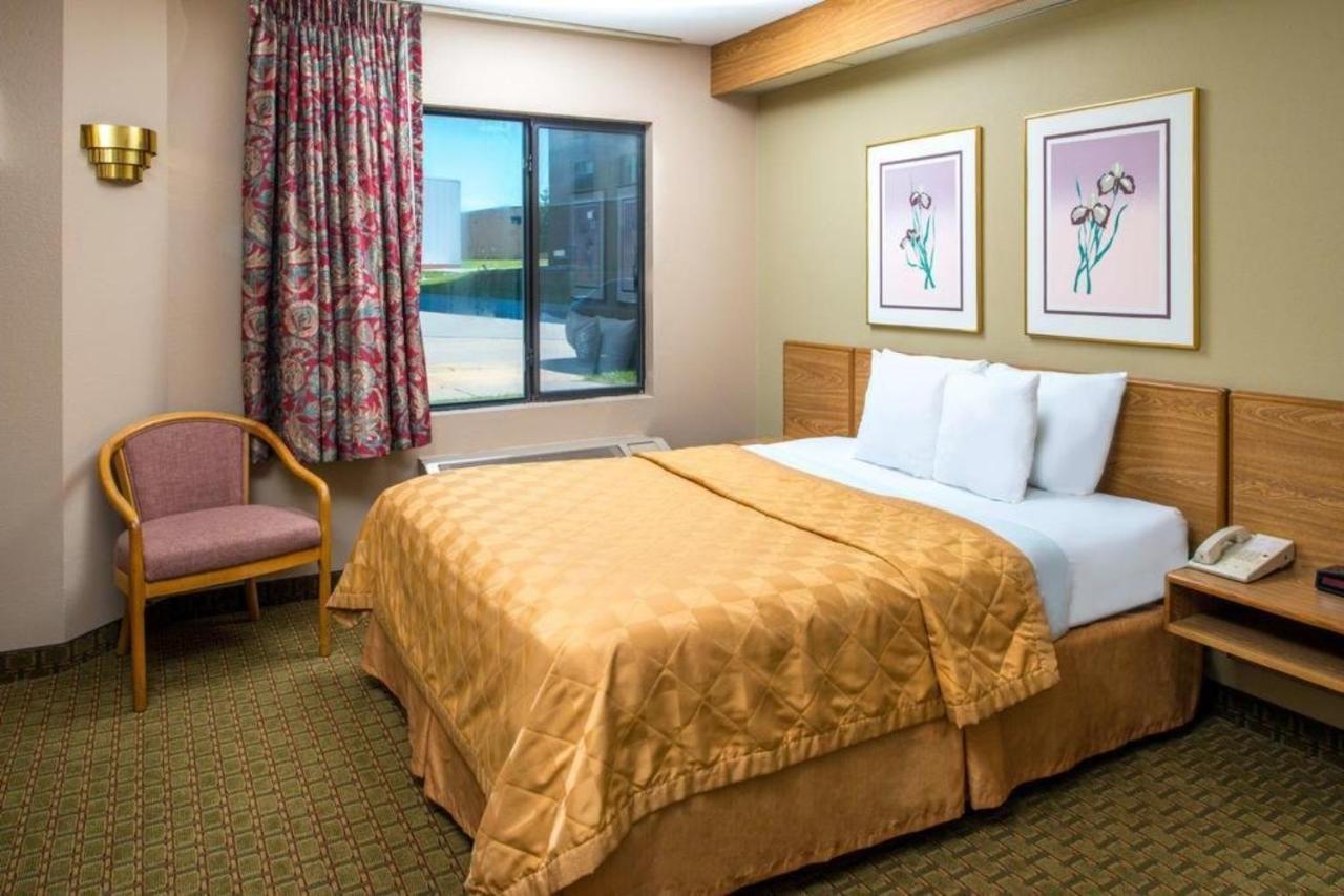 Oyo Hotel Lincoln Airport Ne, Hwy 80 Екстер'єр фото