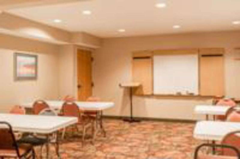 Oyo Hotel Lincoln Airport Ne, Hwy 80 Екстер'єр фото